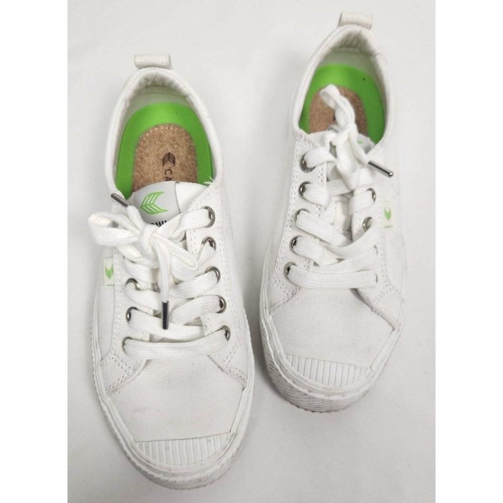 Cariuma Women's Sz. 6 White Off-White Canvas OCA LOW Sneakers